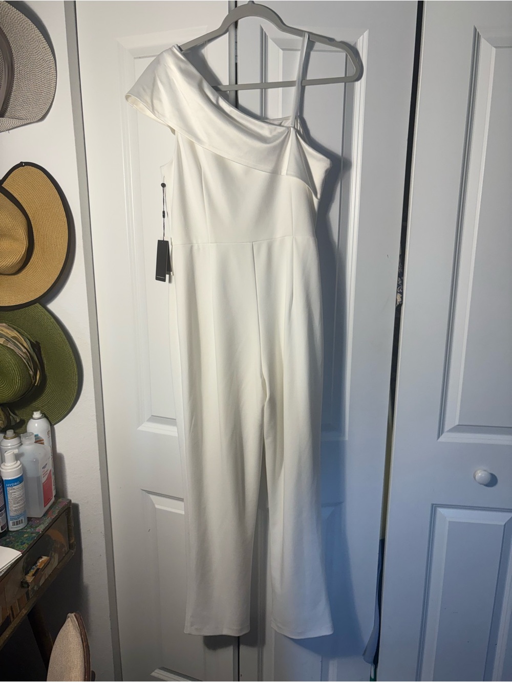 ADRIANNE PAPELL Elegant One-Shoulder White Jumpsuit